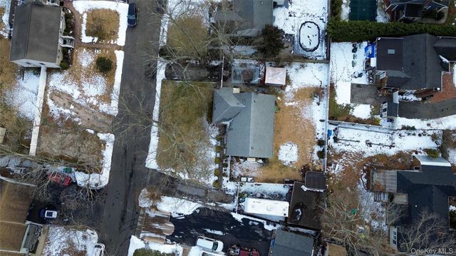 24 Park Place, Patchogue, NY 11772