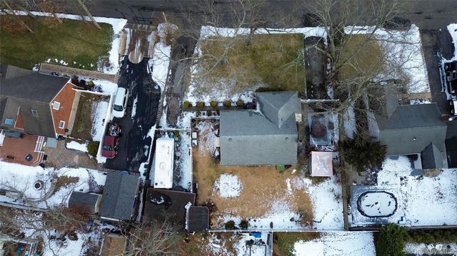 24 Park Place, Patchogue, NY 11772