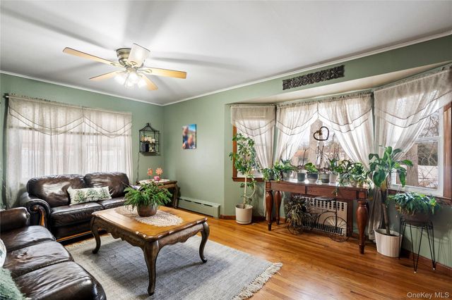 24 Park Place, Patchogue, NY 11772