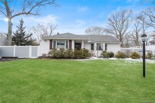 24 Park Place, Patchogue, NY 11772