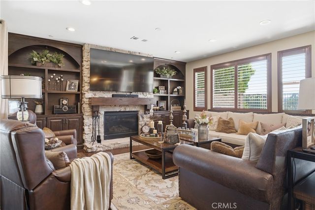 28107 Anvil, Valencia, CA 91354