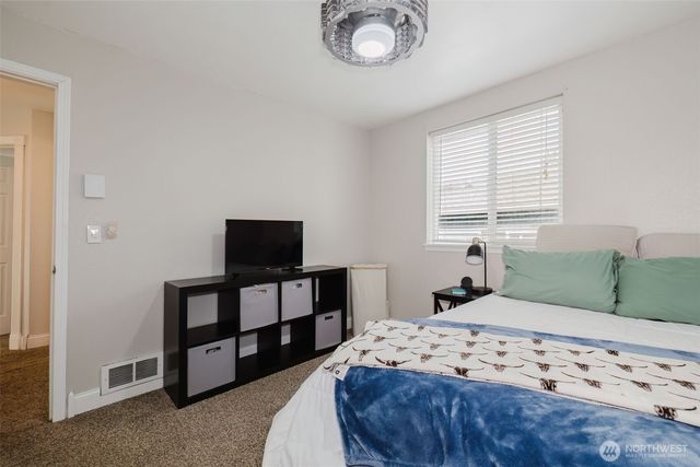 1325 SE Casandra Loop, Port Orchard, WA 98366