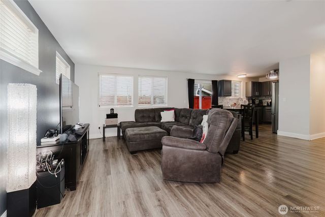 1325 SE Casandra Loop, Port Orchard, WA 98366