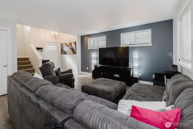 1325 SE Casandra Loop, Port Orchard, WA 98366