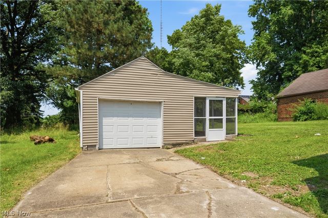 734 Pasadena Avenue, Youngstown, OH 44502