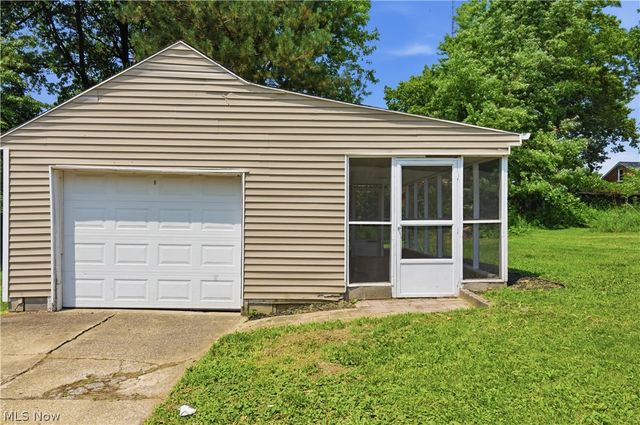 734 Pasadena Avenue, Youngstown, OH 44502