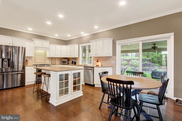 3641 REGENCY LN, York, PA 17402