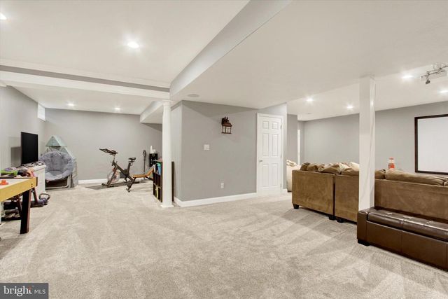 3641 REGENCY LN, York, PA 17402