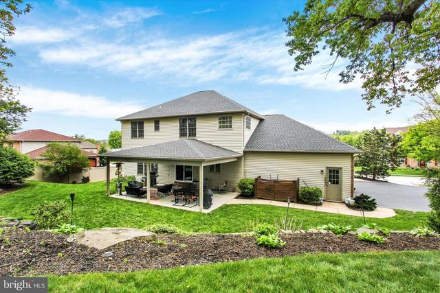 3641 REGENCY LN, York, PA 17402