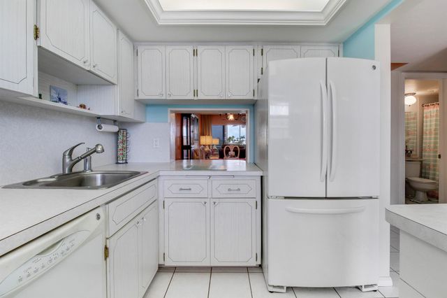 20 Yacht Club Drive 309, North Palm Beach, FL 33408