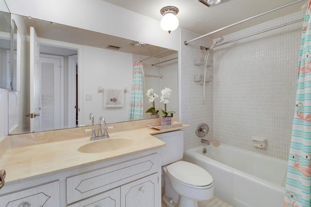 20 Yacht Club Drive 309, North Palm Beach, FL 33408
