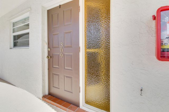 20 Yacht Club Drive 309, North Palm Beach, FL 33408