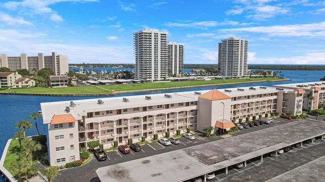 20 Yacht Club Drive 309, North Palm Beach, FL 33408