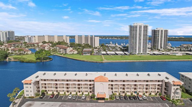 20 Yacht Club Drive 309, North Palm Beach, FL 33408