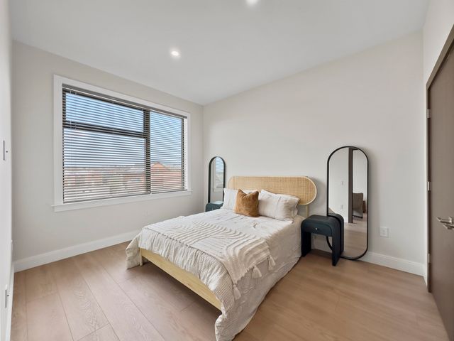 123 Essex 303, Lawrence, MA 01840