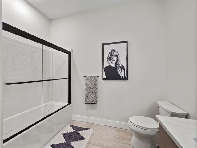 123 Essex 303, Lawrence, MA 01840