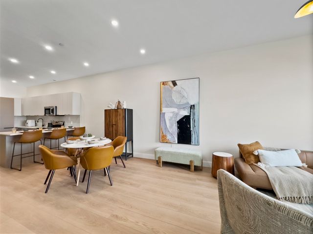 123 Essex 303, Lawrence, MA 01840