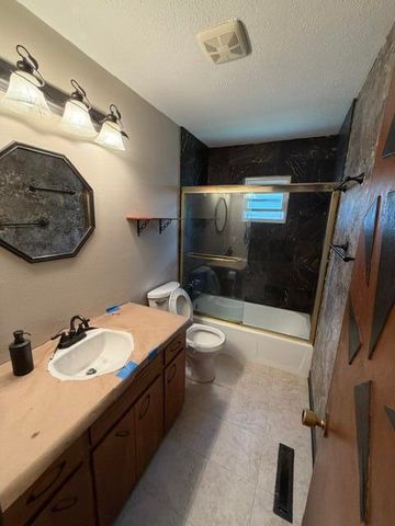 2441 S Westwood Avenue, Springfield, MO 65807