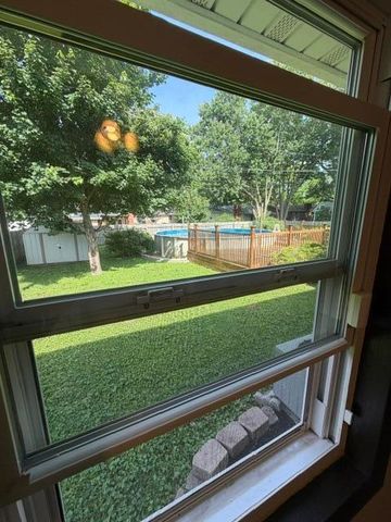 2441 S Westwood Avenue, Springfield, MO 65807