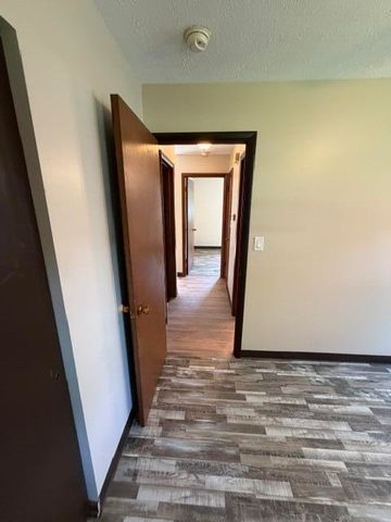 2441 S Westwood Avenue, Springfield, MO 65807