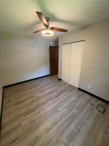 2441 S Westwood Avenue, Springfield, MO 65807