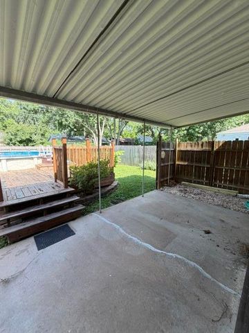 2441 S Westwood Avenue, Springfield, MO 65807