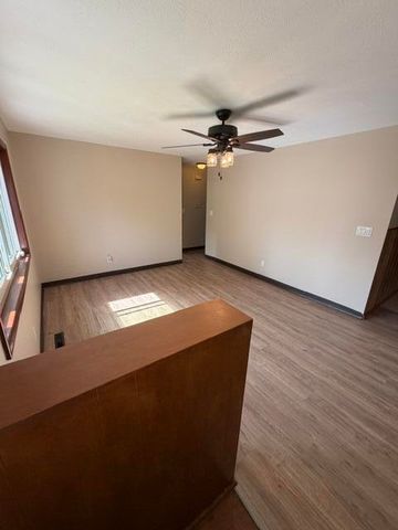 2441 S Westwood Avenue, Springfield, MO 65807