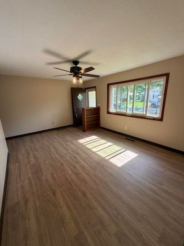 2441 S Westwood Avenue, Springfield, MO 65807