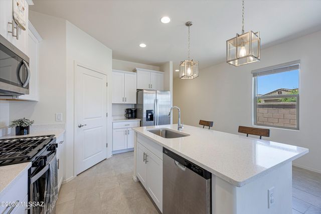 958 W Calle Las Varitas, Sahuarita, AZ 85629