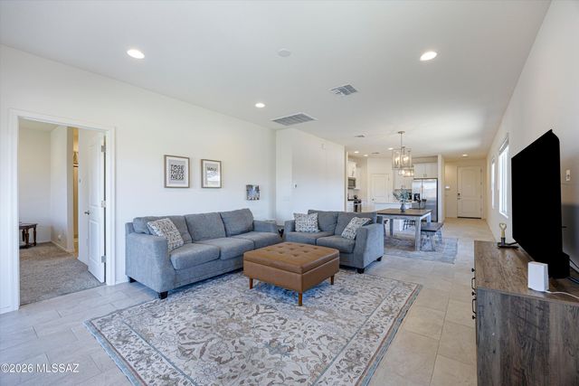 958 W Calle Las Varitas, Sahuarita, AZ 85629