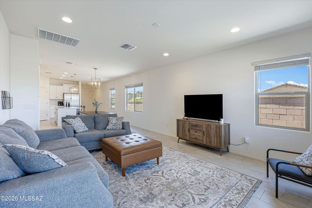 958 W Calle Las Varitas, Sahuarita, AZ 85629