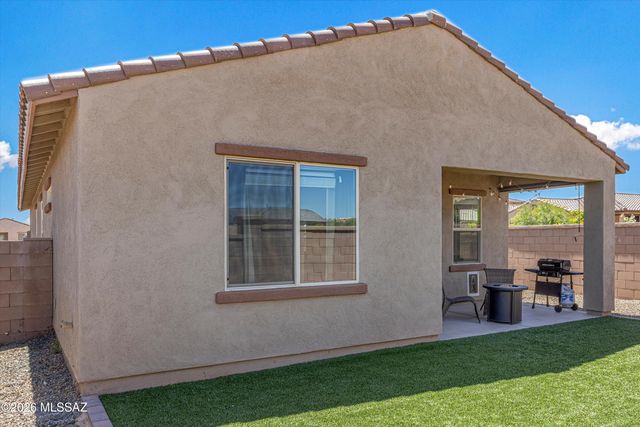 958 W Calle Las Varitas, Sahuarita, AZ 85629