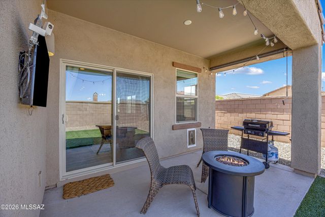958 W Calle Las Varitas, Sahuarita, AZ 85629
