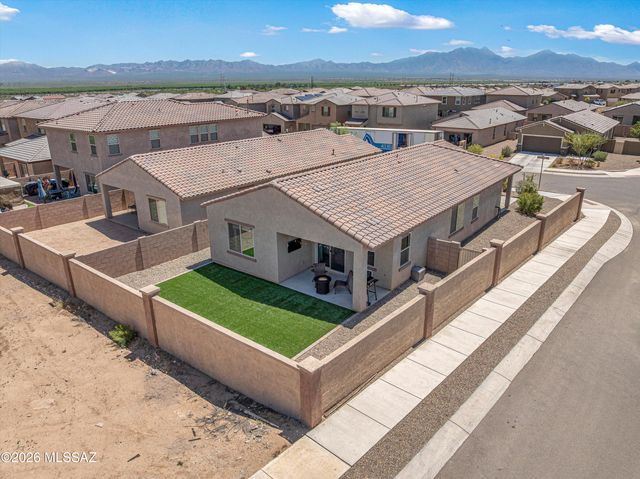 958 W Calle Las Varitas, Sahuarita, AZ 85629