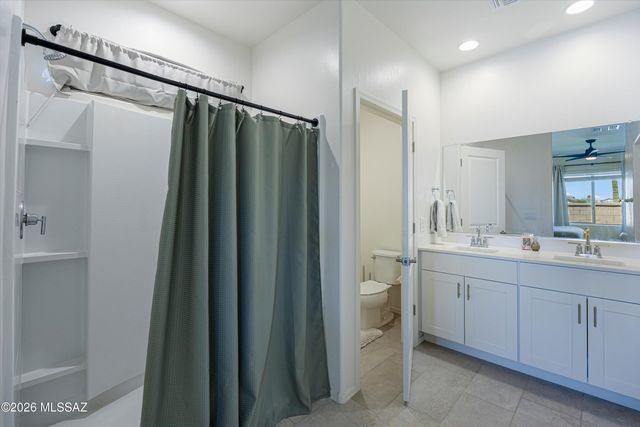 958 W Calle Las Varitas, Sahuarita, AZ 85629