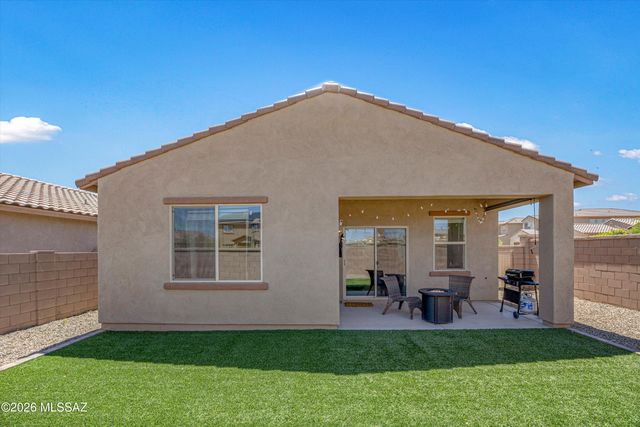 958 W Calle Las Varitas, Sahuarita, AZ 85629