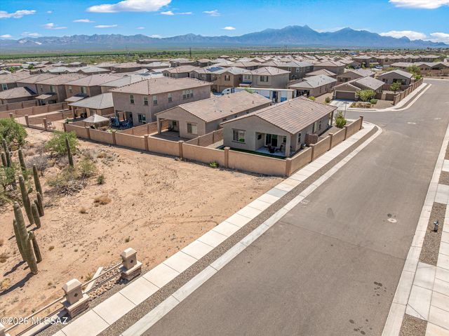 958 W Calle Las Varitas, Sahuarita, AZ 85629