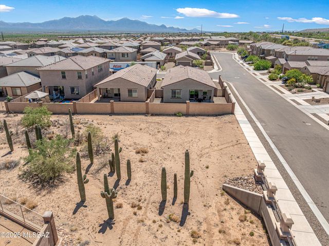 958 W Calle Las Varitas, Sahuarita, AZ 85629