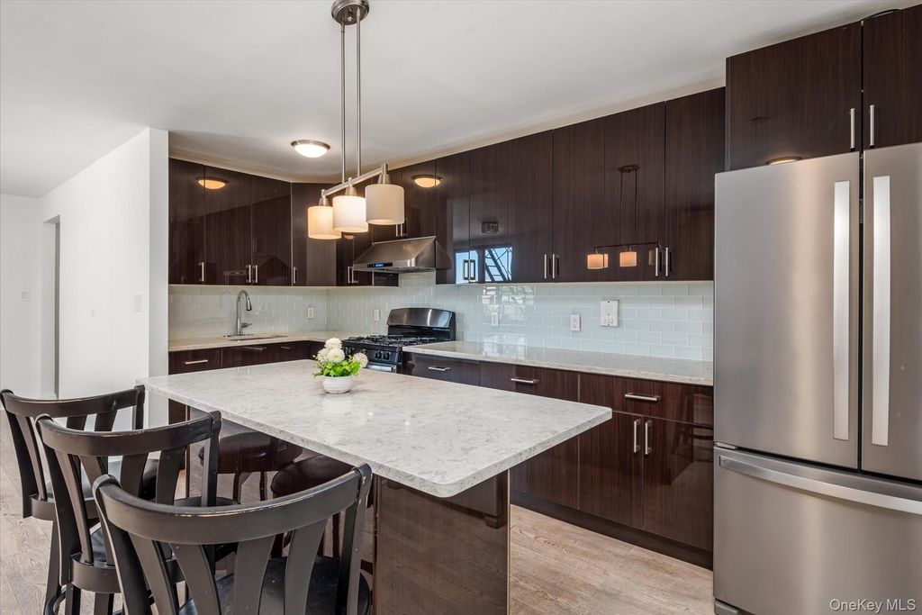 6011 Broadway 5E, Woodside, NY 11377