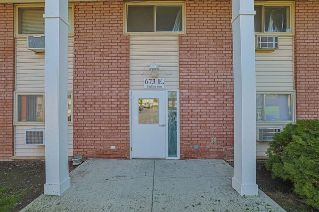 673 E Fullerton Avenue 105, Glendale Heights, IL 60139