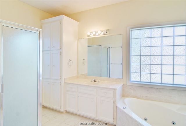 5009 Congressional Court, College Station, TX 77845