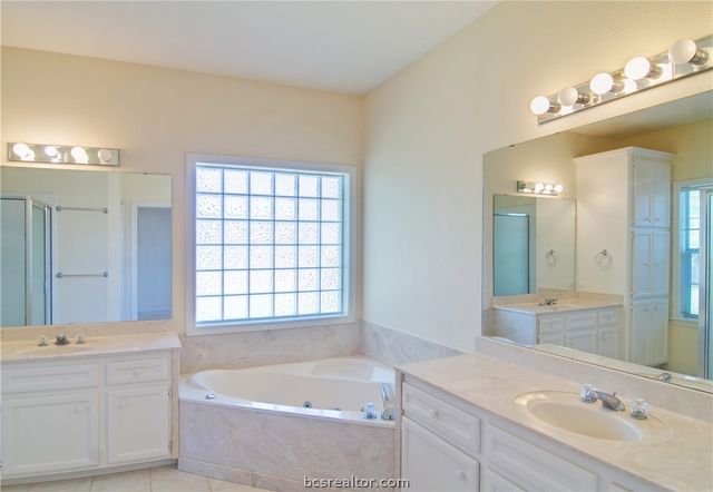 5009 Congressional Court, College Station, TX 77845