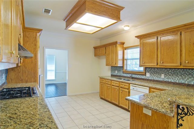 5009 Congressional Court, College Station, TX 77845