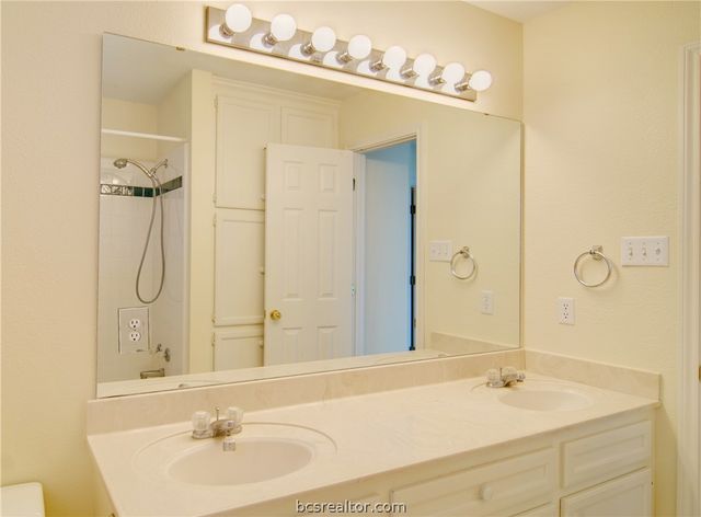 5009 Congressional Court, College Station, TX 77845