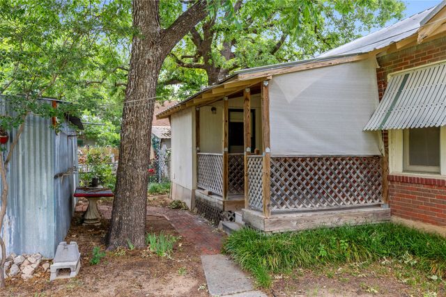 1216 3rd Street, Brownwood, TX 76801