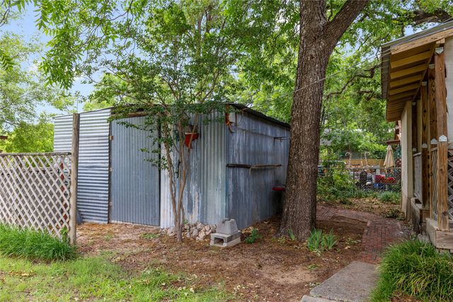 1216 3rd Street, Brownwood, TX 76801