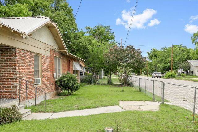 1216 3rd Street, Brownwood, TX 76801