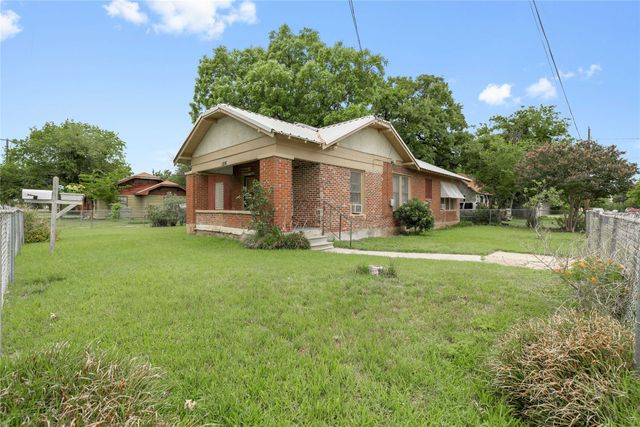 1216 3rd Street, Brownwood, TX 76801