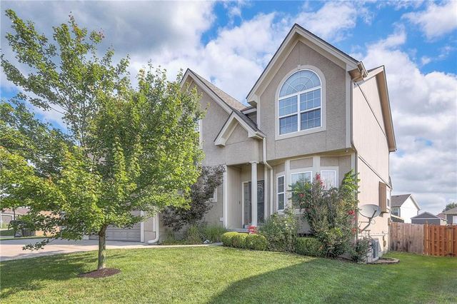 1121 N Old Mill Road, Independence, MO 64056
