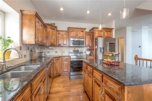 1121 N Old Mill Road, Independence, MO 64056